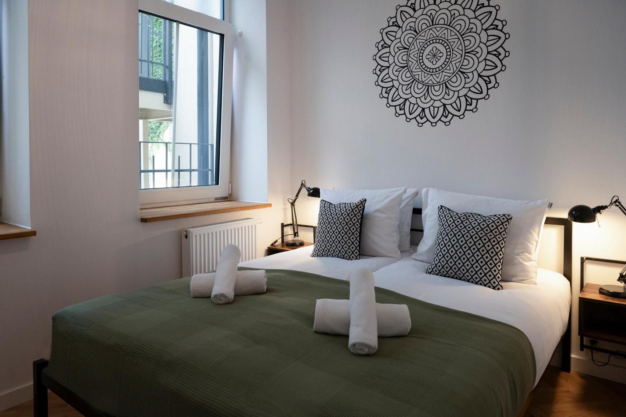 Tyzenhauz Apartments Siemiradzkiego Street Krakow Ngoại thất bức ảnh