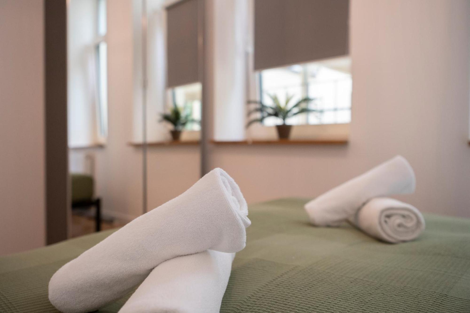 Tyzenhauz Apartments Siemiradzkiego Street Krakow Ngoại thất bức ảnh