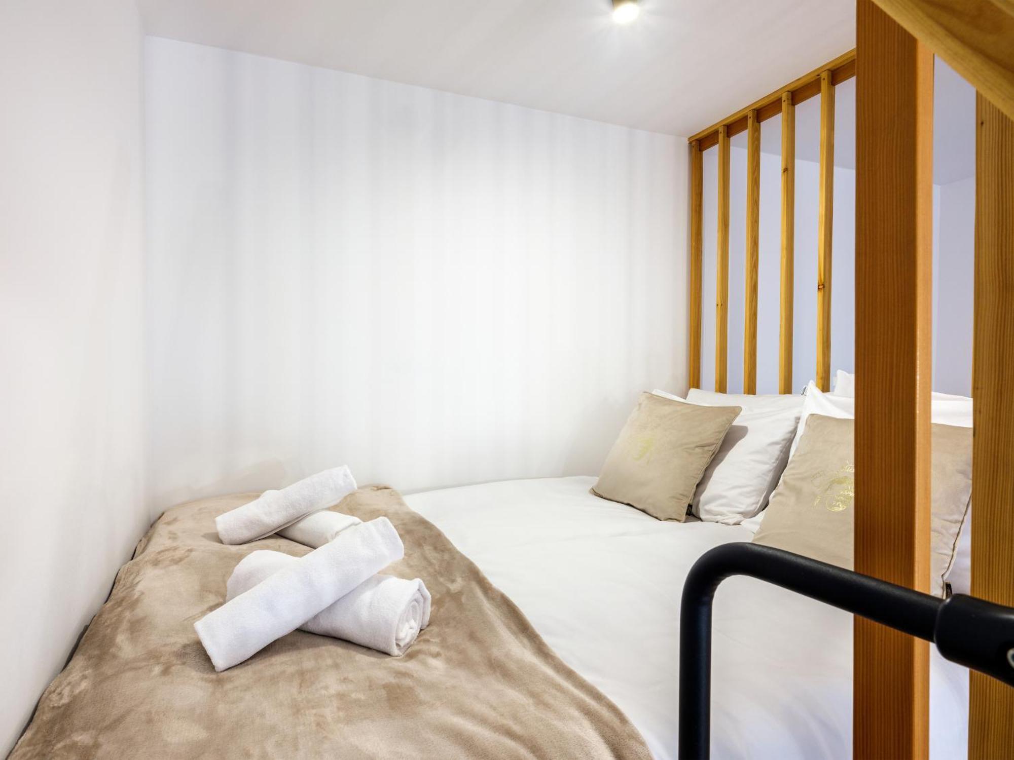 Tyzenhauz Apartments Siemiradzkiego Street Krakow Ngoại thất bức ảnh