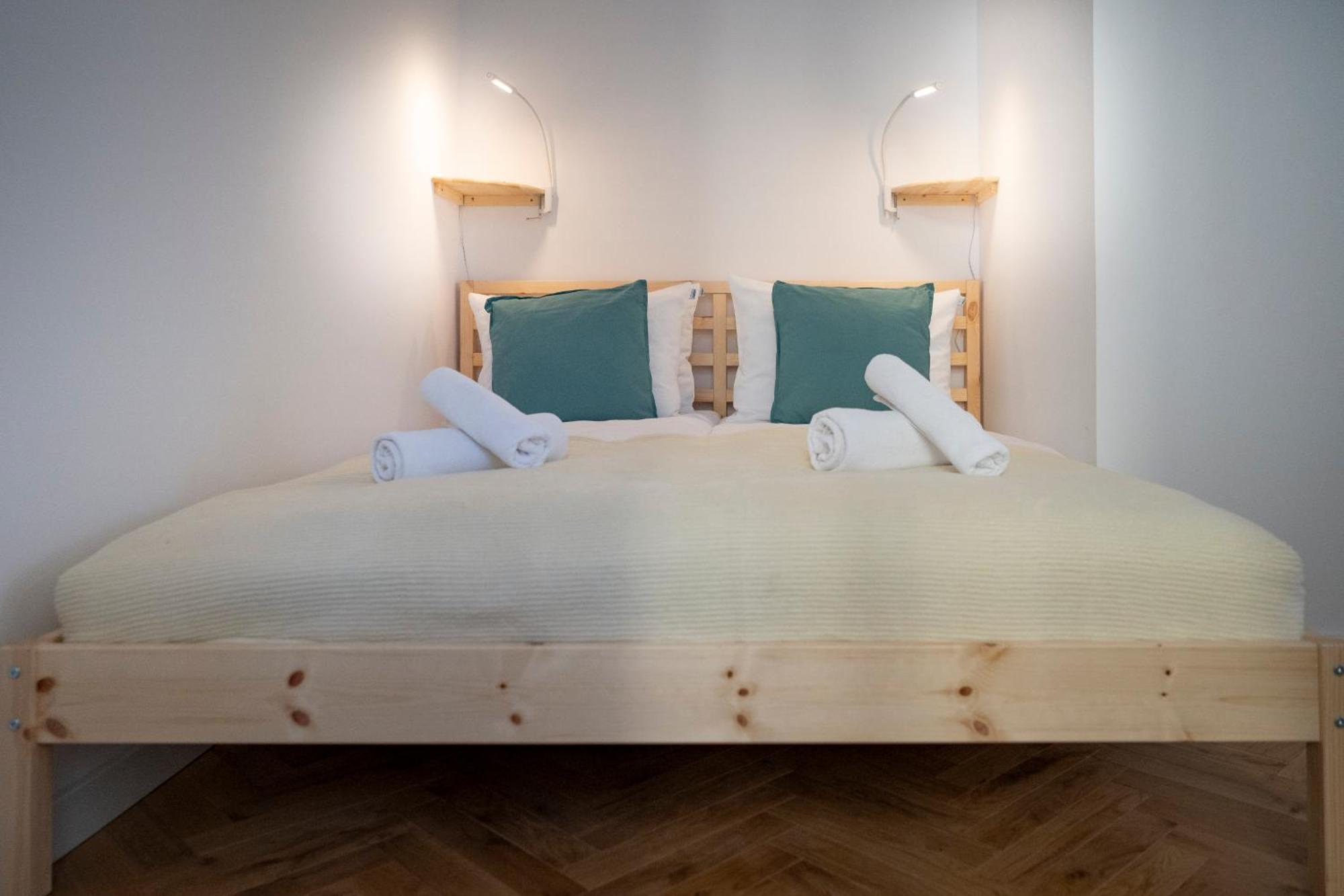 Tyzenhauz Apartments Siemiradzkiego Street Krakow Ngoại thất bức ảnh